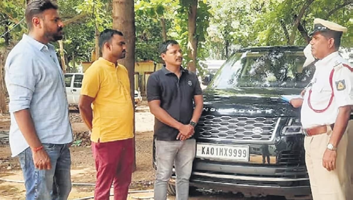ಸಿಎಂ ಕೊಪ್ಪಳ ಭೇಟಿ ವೇಳೆ ಭದ್ರತಾ ಲೋಪ: ಜನಾರ್ದನ ರೆಡ್ಡಿಯ 3 ಕಾರು ಜಪ್ತಿ ಮಾಡಿದ ಪೊಲೀಸರು