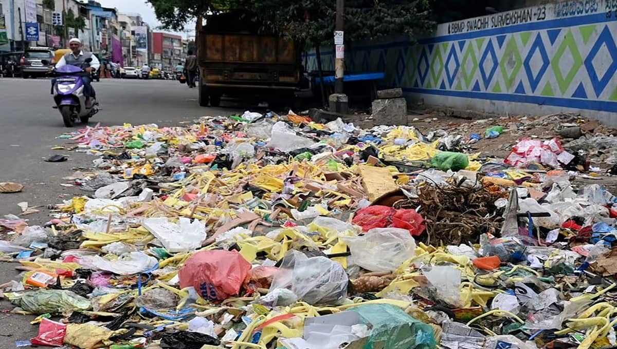 ಬೆಂಗಳೂರು: ಕಸದ ರಾಶಿ, ನಿವೇಶನ ಮಾಲೀಕರಿಗೆ ನೋಟಿಸ್ ನೀಡಲು ಬಿಡಿಎಗೆ ಲೋಕಾಯುಕ್ತ ನಿರ್ದೇಶನ!