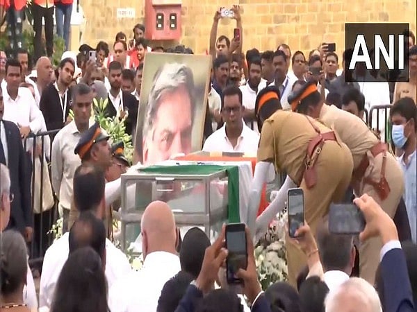 ಸಕಲ ಸರ್ಕಾರಿ ಗೌರವದೊಂದಿಗೆ ಧೀಮಂತ ಉದ್ಯಮಿ ರತನ್ ಟಾಟಾ ಅಂತ್ಯಕ್ರಿಯೆ