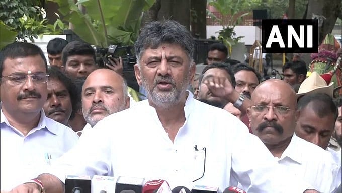 ಐಟಿಬಿಟಿ ಕಂಪೆನಿಗಳು, ಕಾರ್ಖಾನೆಗಳು ಕೂಡ ನವೆಂಬರ್ 1ರಂದು ಕನ್ನಡ ಬಾವುಟ ಹಾರಿಸುವುದು ಕಡ್ಡಾಯ: ಡಿ ಕೆ ಶಿವಕುಮಾರ್