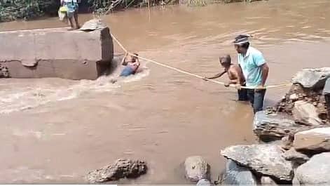 ಧಾರವಾಡದಲ್ಲಿ ನಿರಂತರ ಮಳೆ: ಕೊಚ್ಚಿ ಹೋದ ಅಳ್ನಾವರ ತಾಲ್ಲೂಕಿನ ಸೇತುವೆ, ಸಂಕಷ್ಟದಲ್ಲಿ ಗ್ರಾಮಸ್ಥರು