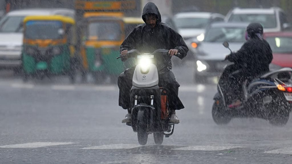 Bengaluru Rains: ಬೆಂಗಳೂರಿನಲ್ಲಿ ಮುಂದಿನ 3 ಗಂಟೆಗಳಲ್ಲಿ ಭಾರಿ ಮಳೆ ಸಾಧ್ಯತೆ; ಹವಾಮಾನ ಇಲಾಖೆ ಆರೆಂಜ್ ಅಲರ್ಟ್