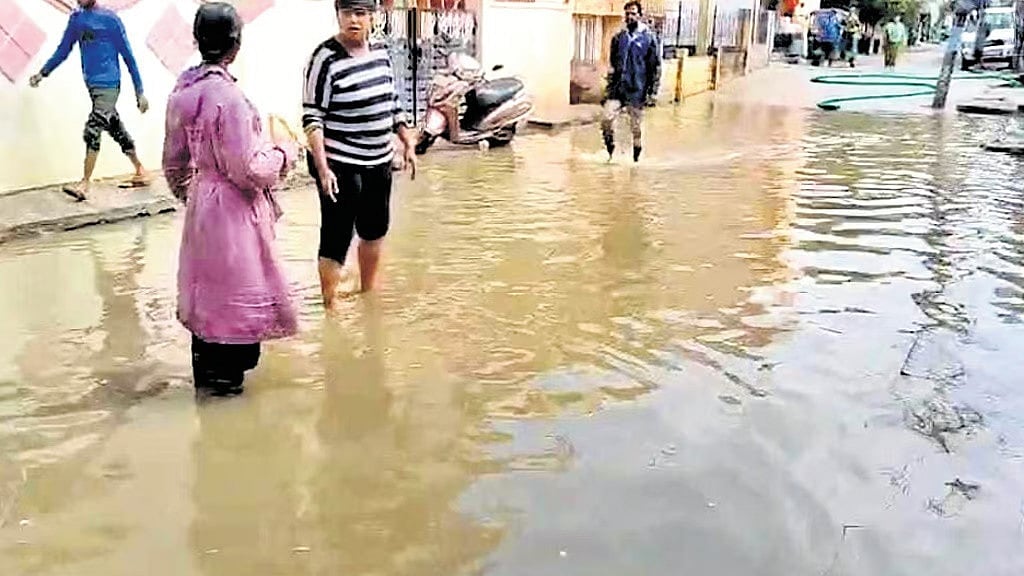 ನಗರದಲ್ಲಿ ಮುಂದುವರೆದ ಮಳೆ ಆರ್ಭಟ: ಸಾಯಿ ಲೇಔಟ್ ಮತ್ತೆ ಜಲಾವೃತ, ಅಧಿಕಾರಿಗಳಿಗೆ ಹಿಡಿಶಾಪ