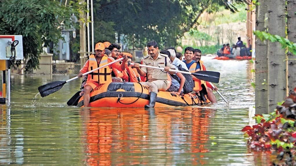 ಮೇಘಸ್ಫೋಟಕ್ಕೆ ತತ್ತರಿಸಿದ ಉತ್ತರ ಬೆಂಗಳೂರು: ಐಟಿ ಸಿಟಿಯ ಮೂಲಸೌಕರ್ಯ ಬಗ್ಗೆ ಹತ್ತಾರು ಪ್ರಶ್ನೆ!