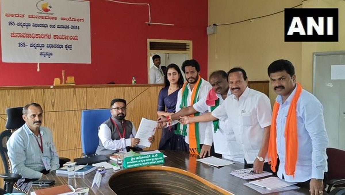ಉಪ ಚುನಾವಣೆ: ಚನ್ನಪಟ್ಟಣದಲ್ಲಿ ನಿಖಿಲ್ ಕುಮಾರಸ್ವಾಮಿ, ಸಂಡೂರಿನಲ್ಲಿ ಬಂಗಾರು ಹನುಮಂತು NDA ಅಭ್ಯರ್ಥಿಯಾಗಿ ನಾಮಪತ್ರ ಸಲ್ಲಿಕೆ