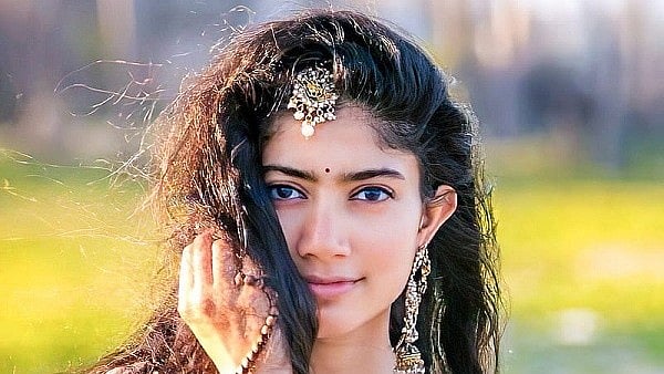 'ಪಾಕ್ನಲ್ಲಿ ಭಾರತೀಯ ಸೇನೆ ಭಯೋತ್ಪಾದಕ ಗುಂಪು': ಸಾಯಿ ಪಲ್ಲವಿ ಹೇಳಿಕೆಗೆ ನೆಟ್ಟಿಗರ ಆಕ್ರೋಶ, ವಿಡಿಯೋ ನೋಡಿ!