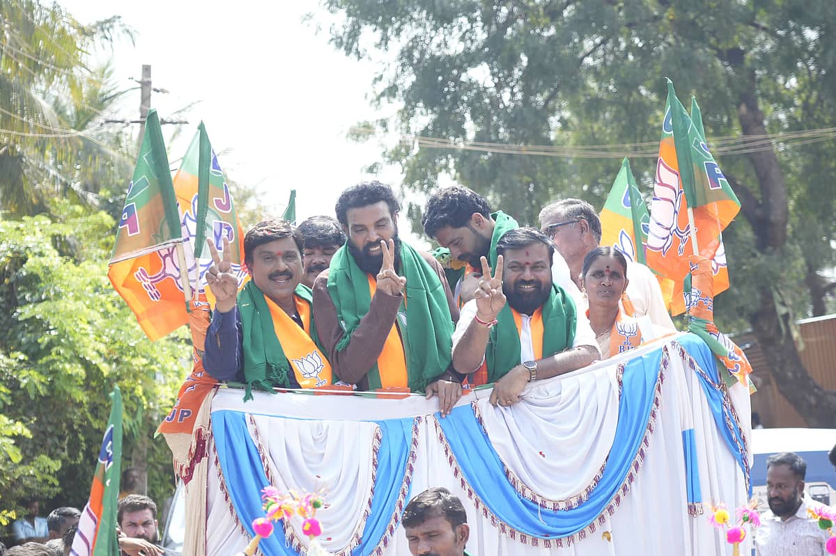 ಸಂಡೂರು ಉಪಚುನಾವಣೆ: ಮತ್ತೆ ಒಗ್ಗೂಡಿದ ಶ್ರೀರಾಮುಲು-ಜನಾರ್ಧನ ರೆಡ್ಡಿ; ಹಲವರ ಹುಬ್ಬೇರಿಸಿದ ದೋಸ್ತಿಗಳ ಜಂಟಿ ಪ್ರಚಾರ