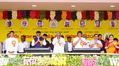69ನೇ ಕನ್ನಡ ರಾಜ್ಯೋತ್ಸವ: ನಾಡದೇವತೆ ಭುವನೇಶ್ವರಿಗೆ ಪುಷ್ಪಾರ್ಚನೆ, ಧ್ವಜಾರೋಹಣ ನೆರವೇರಿಸಿದ ಮುಖ್ಯಮಂತ್ರಿ ಸಿದ್ದರಾಮಯ್ಯ
