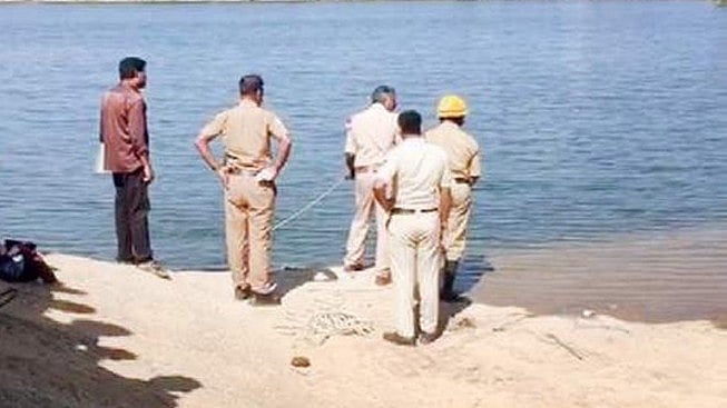 ದೀಪಾವಳಿ ಆಚರಣೆಗೆ ಬಂದಿದ್ದಾಗ ದುರ್ಘಟನೆ: ಕೆರೆಯಲ್ಲಿ ಮುಳುಗಿ ಒಂದೇ ಕುಟುಂಬದ ಮೂವರು ಸಾವು