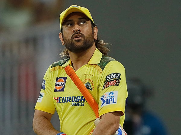 IPL 2025: ಐಪಿಎಲ್ ಆರಂಭಕ್ಕೂ ಮುನ್ನ ಮಹತ್ವದ ನಿರ್ಧಾರ; ಕಡಿಮೆ ತೂಕದ ಬ್ಯಾಟ್ ಬಳಸಲಿದ್ದಾರೆ ಧೋನಿ?