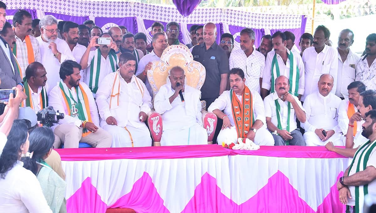 ಚನ್ನಪಟ್ಟಣ ಉಪ ಚುನಾವಣೆ: ನಿಖಿಲ್ ಕುಮಾರಸ್ವಾಮಿ ಪರ ಮಾಜಿ ಪ್ರಧಾನಿ ದೇವೇಗೌಡ ಮತ ಯಾಚನೆ