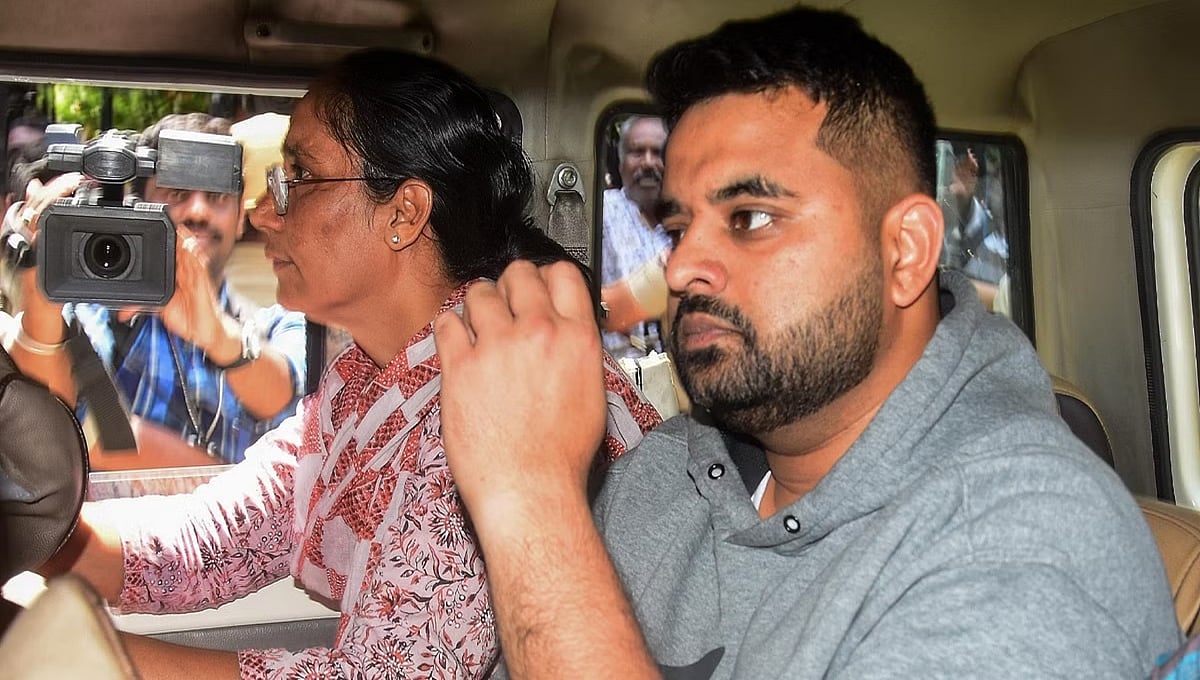 ಜಿ.ಪಂ ಮಾಜಿ ಸದಸ್ಯೆ ಮೇಲೆ ಅತ್ಯಾಚಾರ ಪ್ರಕರಣ: ಪ್ರಜ್ವಲ್ ರೇವಣ್ಣ ಜಾಮೀನು ಅರ್ಜಿ ವಜಾಗೊಳಿಸಿದ ಹೈಕೋರ್ಟ್