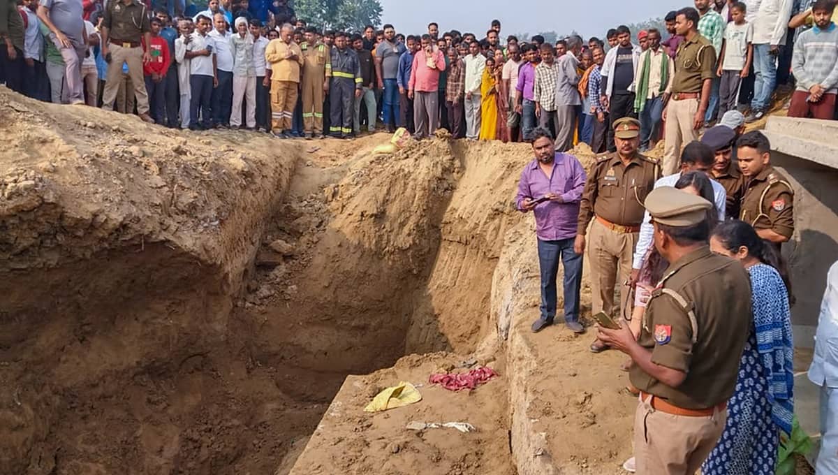 ಉತ್ತರ ಪ್ರದೇಶ: ಮಣ್ಣು ಕುಸಿದು ನಾಲ್ವರು ಸಾವು; ಐವರಿಗೆ ಗಾಯ