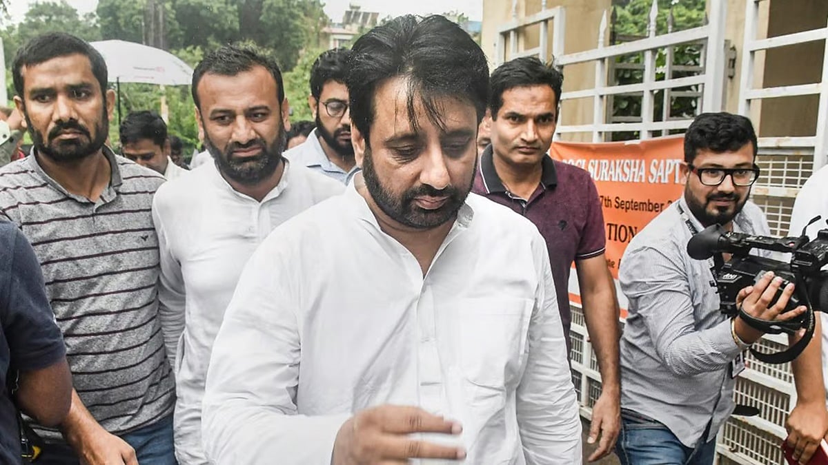 ದೆಹಲಿ ವಕ್ಫ್ ಪ್ರಕರಣ: ಎಎಪಿ ಶಾಸಕ ಅಮಾನತುಲ್ಲಾ ಖಾನ್ಗೆ ರಿಲೀಫ್; ನ್ಯಾಯಾಂಗ ಬಂಧನದಿಂದ ಬಿಡುಗಡೆಗೆ ಕೋರ್ಟ್ ಆದೇಶ