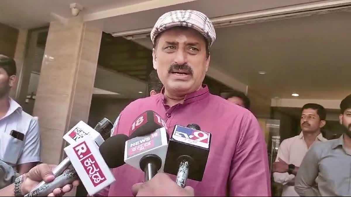 ಜಮೀರ್ ' HDK ಕರಿಯ' ಹೇಳಿಕೆ: ಸೋಲೋಪ್ಪಿಕೊಂಡ್ರಾ ಸಿಪಿ ಯೋಗೇಶ್ವರ್?; ಚನ್ನಪಟ್ಟಣ 'ಕೈ' ಅಭ್ಯರ್ಥಿ ಗೆಲುವಿನ ಮೇಲೆ ಕರಿನೆರಳು!