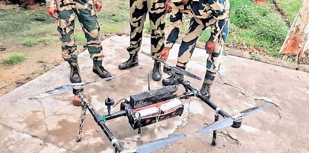 ಜಮ್ಮು-ಕಾಶ್ಮೀರ: ಡ್ರಗ್ಸ್ ಹಾವಳಿ; ಪೆಡ್ಲರ್ ಗಳಿಂದ ಡ್ರೋನ್ ಬಳಕೆ!