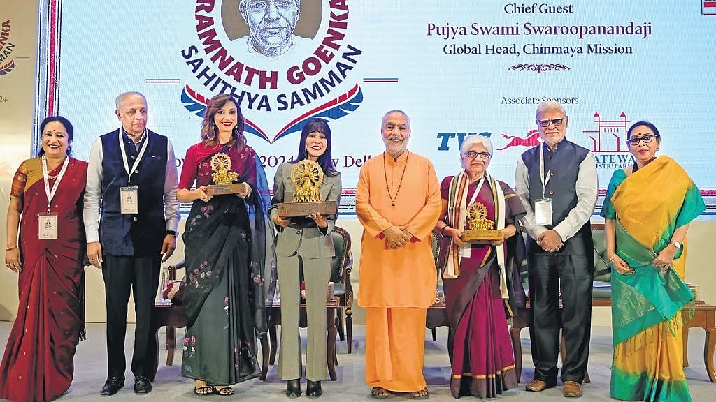 ಪತ್ರಕರ್ತರು ಧೈರ್ಯಶಾಲಿಗಳಾಗಿರಬೇಕು: ಸ್ವಾಮಿ ಸ್ವರೂಪಾನಂದ