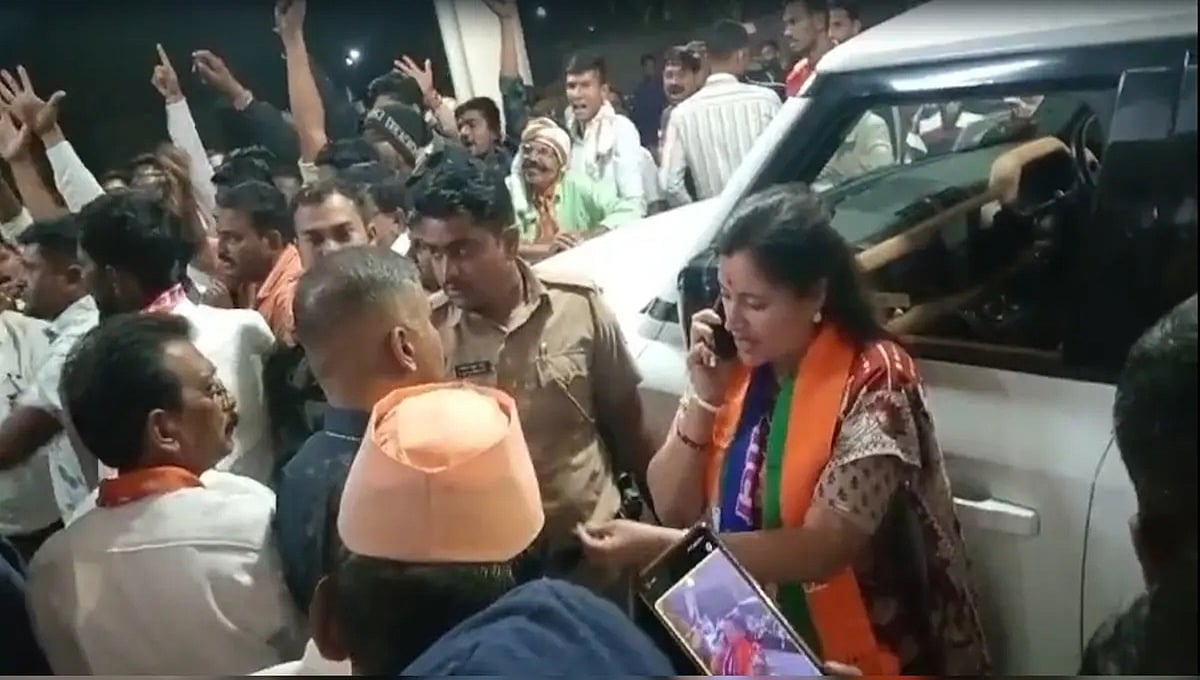 ಬಿಜೆಪಿ ಮಾಜಿ ಸಂಸದೆ ನವನೀತ್ ರಾಣಾ, ಬೆಂಬಲಿಗರ ಮೇಲೆ ಹಲ್ಲೆ; 49 ಜನರ ವಿರುದ್ಧ FIR