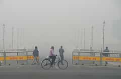 ಹದಗೆಟ್ಟ ದೆಹಲಿ ವಾಯು ಗುಣಮಟ್ಟ: AQI 498ಕ್ಕೆ ಏರಿಕೆ; 170 ವಿಮಾನ ರದ್ದು; ಪ್ರಯಾಣಿಕರಿಗೆ ವಿಮಾನ ನಿಲ್ದಾಣ ಸಲಹೆ!
