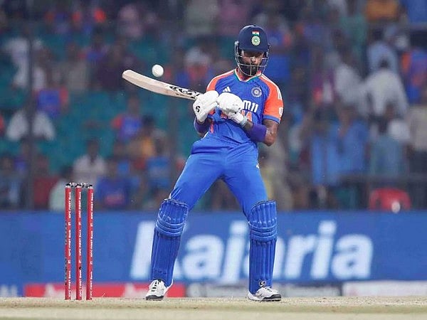 Champions Trophy 2025: ಡ್ರೆಸ್ಸಿಂಗ್ ರೂಂನಲ್ಲಿ ಆತಂಕ; ಔಟ್ ಆದರೂ ನಗುತ್ತಲೇ ಹೊರಬಂದ ಹಾರ್ದಿಕ್ ಪಾಂಡ್ಯ!
