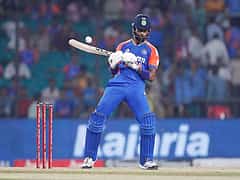 Champions Trophy 2025: ಡ್ರೆಸ್ಸಿಂಗ್ ರೂಂನಲ್ಲಿ ಆತಂಕ; ಔಟ್ ಆದರೂ ನಗುತ್ತಲೇ ಹೊರಬಂದ ಹಾರ್ದಿಕ್ ಪಾಂಡ್ಯ!