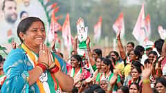 ಸಂಡೂರಿನಲ್ಲಿ ಮತ್ತೆ 'ಕೈ' ಅಧಿಪತ್ಯ: ಪತಿಯಿಂದ ತೆರವಾದ ಸ್ಥಾನಕ್ಕೆ ಇನ್ಮುಂದೆ ಪತ್ನಿ ಶಾಸಕಿ; ಲಾಡ್ ರಣತಂತ್ರಕ್ಕೆ ಮುಗ್ಗರಿಸಿದ BJP