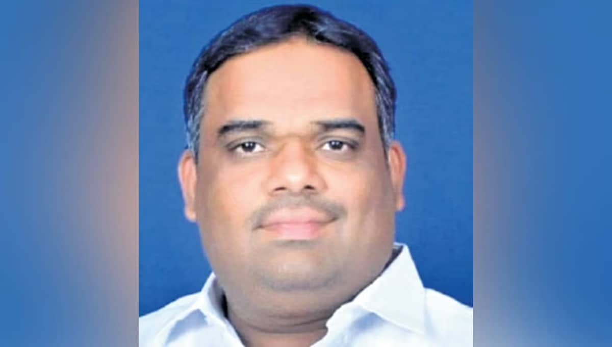 ಜಾನಪದ ವಿವಿ ಘಟಿಕೋತ್ಸವಕ್ಕೆ ಆಹ್ವಾನಿಸದ್ದಕ್ಕೆ ಗರಂ: ಸಿಬ್ಬಂದಿಗಳ ಮೇಲೆ ಹರಿಹಾಯ್ದ 'ಕೈ' ಶಾಸಕ ಪಠಾಣ್!