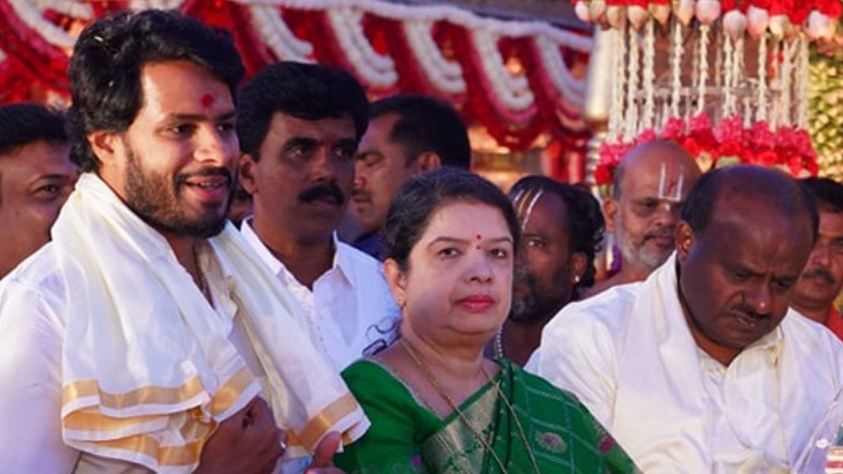 ಚುನಾವಣೆಯಲ್ಲಿ ಸೋತಿದ್ದಾನೆ ಹೊರತು ಮನುಷ್ಯನಾಗಿ ಅಲ್ಲ: ನಿಖಿಲ್ ಹ್ಯಾಟ್ರಿಕ್ ಸೋಲಿನ ಬೆನ್ನಲ್ಲೇ ಅನಿತಾ ಕುಮಾರಸ್ವಾಮಿ ಪೋಸ್ಟ್
