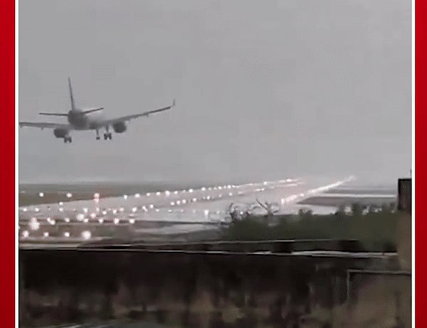 ಭಾರೀ ಮಳೆ ಮಧ್ಯೆ ಅಪಾಯಕಾರಿ ಸನ್ನಿವೇಶದಲ್ಲಿ ಇಂಡಿಗೊ ವಿಮಾನದಿಂದ ಲ್ಯಾಂಡಿಂಗ್ ಯತ್ನ: Viral video