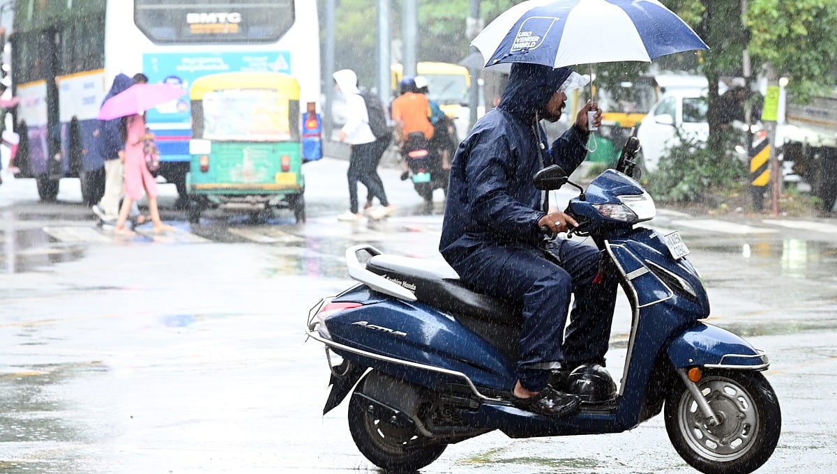 Fengal Cyclone Effect: ಪಥ ಬದಲಿಸಿದ ಚಂಡಮಾರುತ; ಬೆಂಗಳೂರು ಸೇರಿ ರಾಜ್ಯದ ಹಲವು ಭಾಗಗಳಲ್ಲಿ ಇನ್ನು 2 ದಿನ ಭಾರೀ ಮಳೆ, IMD ಎಚ್ಚರಿಕೆ!
