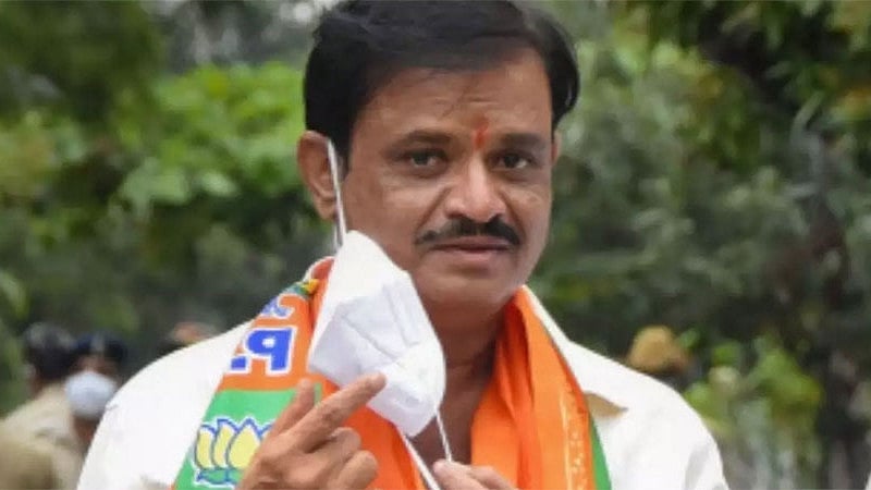 HIV ಸಂತ್ರಸ್ತರ ಮೂಲಕ ಹನಿಟ್ರ್ಯಾಪ್: ಅತ್ಯಾಚಾರ ಆರೋಪಿ ಮುನಿರತ್ನ ವಿಧಾನಸಭೆ ಪ್ರವೇಶಿಸದಂತೆ ನಿರ್ಬಂಧಿಸಿ; ಮಹಿಳೆ ಒತ್ತಾಯ