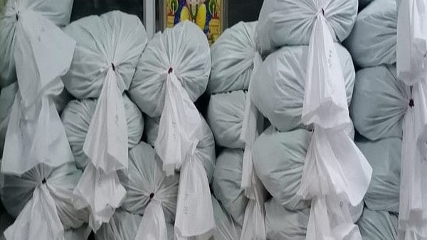 ಬೆಂಗಳೂರು: 63 ವರ್ಷದ ಡ್ರಗ್ ಪೆಡ್ಲರ್ ಬಂಧನ; 40 ಕೆಜಿ ಗಾಂಜಾ, 33 ಲಕ್ಷ ರೂ ನಗದು ವಶ
