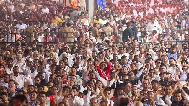 ಮಹಾಯುತಿ ಸರ್ಕಾರದ ಪ್ರಮಾಣ ವಚನ ವೇಳೆ 12 ಲಕ್ಷ ರೂ ಮೌಲ್ಯದ ವಸ್ತುಗಳು ಕಳವು!