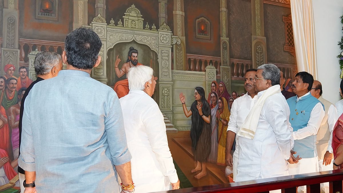 ಅನುಭವ ಮಂಟಪದ ತೈಲ ವರ್ಣ ಚಿತ್ರ: ಸುವರ್ಣ ಸೌಧದಲ್ಲಿ ಸಿಎಂ ಸಿದ್ದರಾಮಯ್ಯ ಅನಾವರಣ