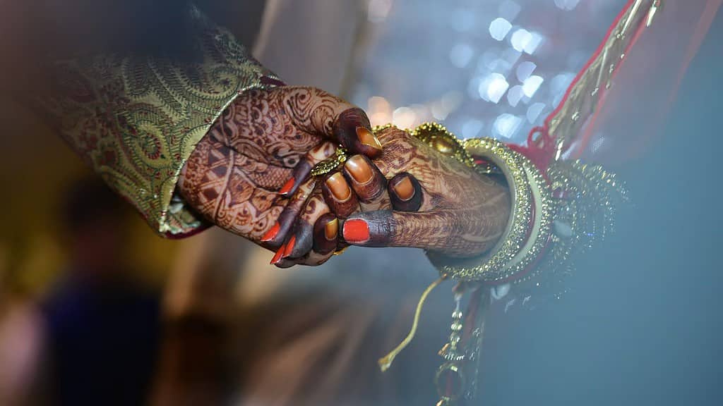 ಆಲಿಗಢ: ಬಲಪಂಥೀಯ ಸಂಘಟನೆಗಳಿಂದ ಪ್ರತಿಭಟನೆಯ ಬೆದರಿಕೆ, ಅನ್ಯ ಧರ್ಮೀಯ ದಂಪತಿಯ ಆರತಕ್ಷತೆ ರದ್ದು!