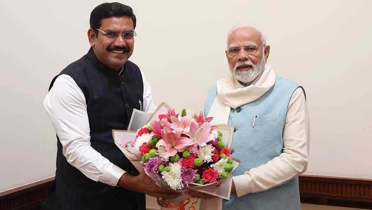 ಅಧಿವೇಶನದ ಮಧ್ಯೆಯೇ ದಿಢೀರ್ ಪ್ರಧಾನಿ ಮೋದಿ ಭೇಟಿಯಾದ ವಿಜಯೇಂದ್ರ
