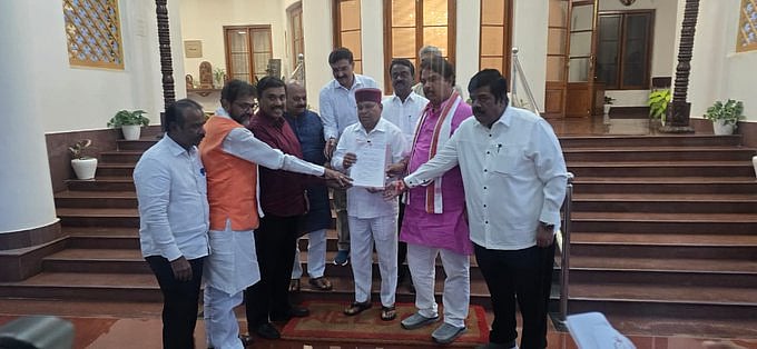 ಸಿಟಿ ರವಿಯನ್ನು ಟೆರರಿಸ್ಟ್ ರೀತಿ ನಡೆಸಿಕೊಳ್ಳಲಾಗಿದೆ: ನ್ಯಾಯಾಂಗ ತನಿಖೆಗೆ ಛಲವಾದಿ ನಾರಾಯಣಸ್ವಾಮಿ ಆಗ್ರಹ