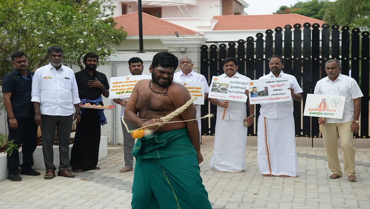 DMK ಸರ್ಕಾರದ ವಿರುದ್ಧ ಅಣ್ಣಾಮಲೈ ಪ್ರತಿಭಟನೆ: ಅಂಗಿ ಬಿಚ್ಚಿ, ಚಾಟಿಯಿಂದ ಬಾರಿಸಿಕೊಂಡು ಆಕ್ರೋಶ; Video