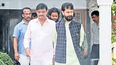 ಮುನಿರತ್ನ ಮನೆಗೆ ಸಿಟಿ ರವಿ ಭೇಟಿ: ಗಾಂಧಿ ರಾಜ್ಯ ಮಾಡುತ್ತೇವೆಂದು ಗೂಂಡಾ ರಾಜ್ಯ ಮಾಡುತ್ತಿದ್ದಾರೆ; ಸರ್ಕಾರದ ವಿರುದ್ಧ ಆಕ್ರೋಶ
