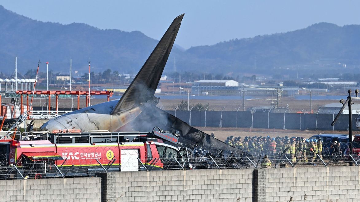 South Korea Plane Crash: ಸಾವಿನ ಸಂಖ್ಯೆ 179ಕ್ಕೆ ಏರಿಕೆ, ವಿಮಾನ ದುರಂತಕ್ಕೆ ಪಕ್ಷಿಗಳ ಢಿಕ್ಕಿ ಕಾರಣ!