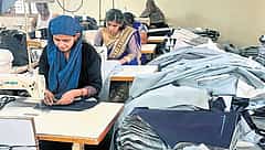 ಬಳ್ಳಾರಿ ಜೀನ್ಸ್ ಉದ್ಯಮಕ್ಕೆ KSPCB ಶಾಕ್: 36 ವಾಷಿಂಗ್‌ ಘಟಕಗಳಿಗೆ ಬೀಗ; ಸಾವಿರಾರು ಕಾರ್ಮಿಕರ ಭವಿಷ್ಯ ಅತಂತ್ರ..!