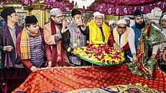 ಪ್ರಧಾನಿ ಪರವಾಗಿ ಅಜ್ಮೀರ್ ದರ್ಗಾಕ್ಕೆ ಚಾದರ್ ಅರ್ಪಿಸಿದ  ಸಚಿವ ಕಿರಣ್ ರಿಜಿಜು