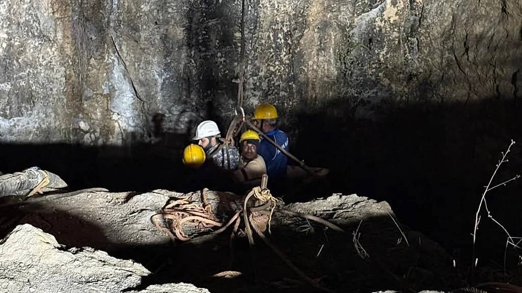 Assam Mine Tragedy: ಗಣಿಯಲ್ಲಿ ಇನ್ನೂ 9 ಕಾರ್ಮಿಕರು ಸಿಲುಕಿದ್ದು ನೌಕಾಪಡೆಯ ಮುಳುಗು ತಜ್ಞರಿಂದ ರಕ್ಷಣಾ ಕಾರ್ಯಾಚರಣೆ!