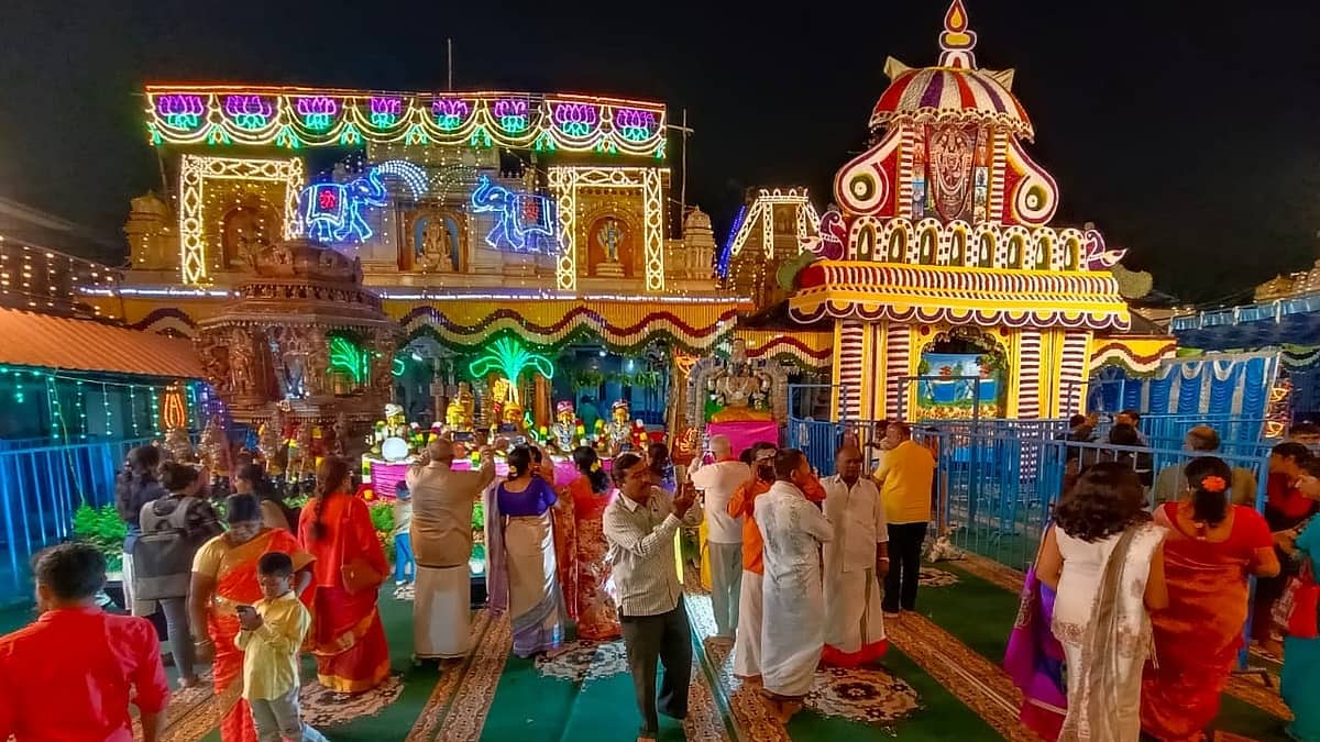 ರಾಜ್ಯಾದ್ಯಂತ ವೈಕುಂಠ ಏಕಾದಶಿ ಸಂಭ್ರಮ: ತಿಮ್ಮಪ್ಪನ ದರ್ಶನಕ್ಕೆ ದೇವಸ್ಥಾನಗಳಲ್ಲಿ ಭಕ್ತ ಸಾಗರ; ಹಲವೆಡೆ ವಾಹನ ಸಂಚಾರ ನಿರ್ಬಂಧ