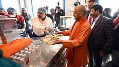 Maha Kumbh 2025: ಕುಂಭ ಮೇಳಕ್ಕೆ ಬರುವವರಿಗೆ 9 ರುಪಾಯಿಗೆ ಫುಲ್ ಊಟ: 'ಮಾ ಕಿ ರಸೋಯಿ' ಉದ್ಘಾಟಿಸಿದ ಸಿಎಂ ಯೋಗಿ