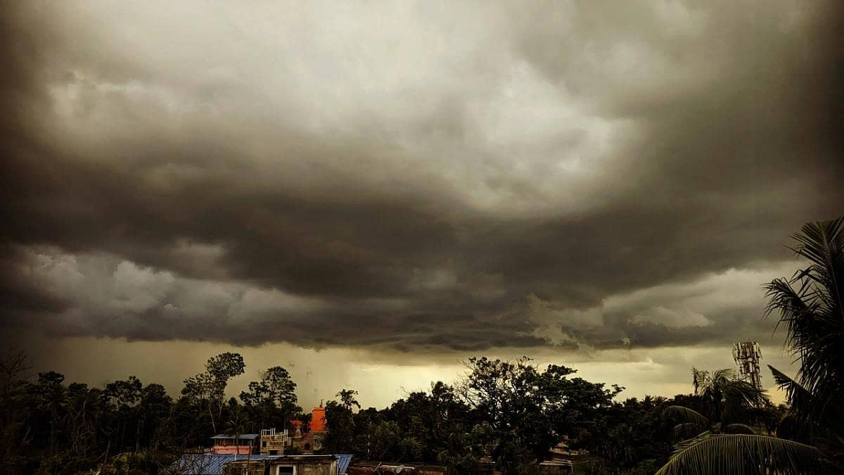 ಚಂಡಮಾರುತ, ವರ್ಷದ ಮೊದಲ ಮಳೆ: ಕರ್ನಾಟಕದಲ್ಲಿ 2 ದಿನ ವರ್ಷಧಾರೆ ಸಾಧ್ಯತೆ; ಎಲ್ಲೆಲ್ಲಿ? ಯಾವಾಗ?