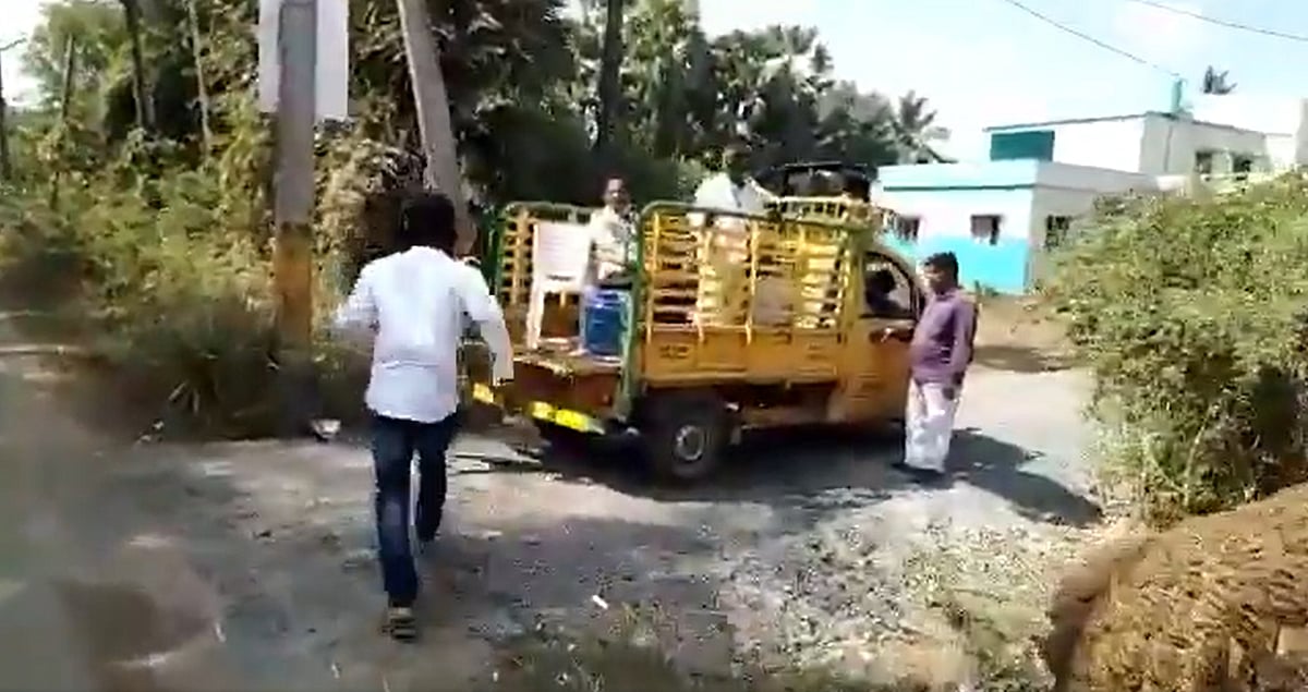 ಮತಾಂತರ ಮಾಡಲು ಬಂದವರಿಗೆ ಸಗಣಿ ನೀರೆರಚಿದ ಗ್ರಾಮಸ್ಥರು! Video viral