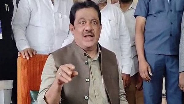ಜಮೀರ್ ಅವರೇ ನಿಮ್ಮದೇ ಕ್ಷೇತ್ರದಲ್ಲಿ ಸಮಾಜ ತಲೆತಗ್ಗಿಸುವ ಕೃತ್ಯ ನಡೆದಿದೆ, ನೀವು ಮಾತ್ರ ಕಾಣೆ ಆಗಿರುವುದು ಏಕೆ?