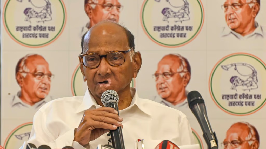 ರೈಲ್ವೆ ಇಲಾಖೆ ಲೋಕಲ್ ರೈಲುಗಳಲ್ಲಿ ಸ್ವಯಂಚಾಲಿತ ಬಾಗಿಲು ಅಳವಡಿಸಬೇಕು: ಶರದ್ ಪವಾರ್