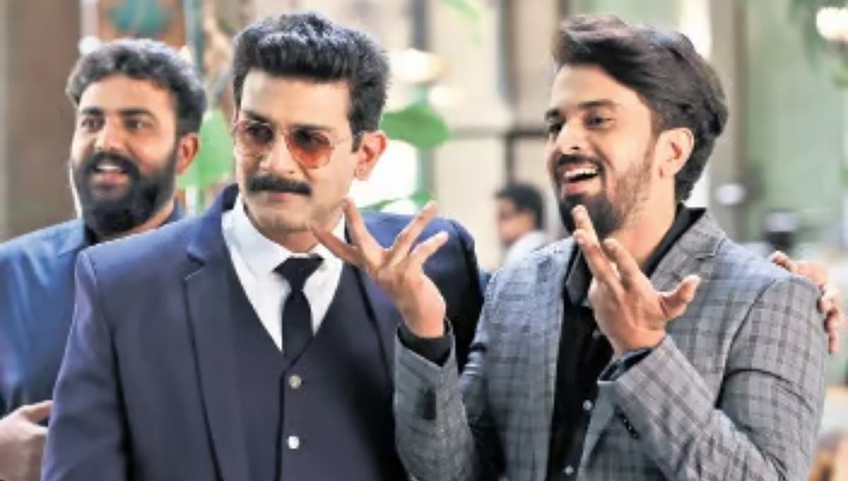 ರಾಯಲ್ ಚಿತ್ರದ ಸ್ಟಿಲ್